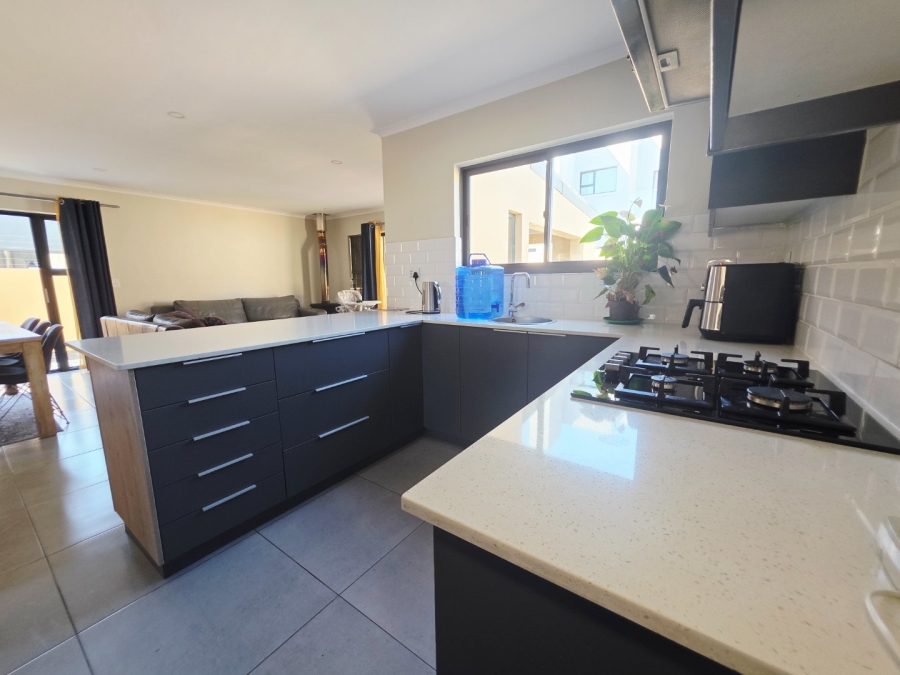 5 Bedroom Property for Sale in Sandown Western Cape